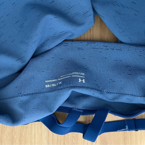 SOLD UNDER ARMOUR sz XL Blue Sports Bra Seamless Low Long Line 1357232 - Picture 5 of 10